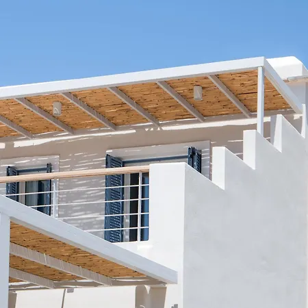 Stunning View Sarakiniko Áyios Pétros